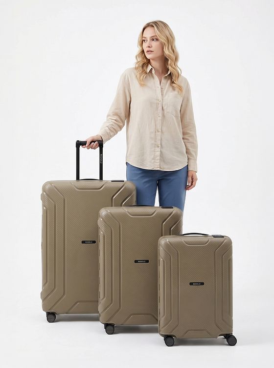 Redolz Essentials 15 Sada kufrů na 4 kolečkách, 3-dílná, s tříbodovým zapínáním Redolz Essentials 15 Sada kufrů na 4 kolečkách, 3-dílná, s tříbodovým zapínáním