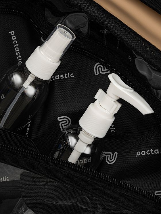 Pactastic Urban Collection Toaletní taška 33 cm
