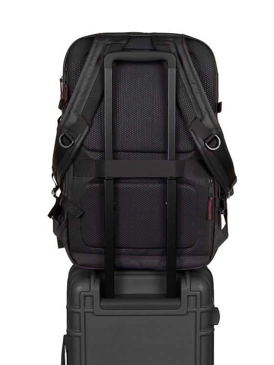 Eastpak Cnnct Travelpack-rygsæk med 52 cm rum til bærbar computer