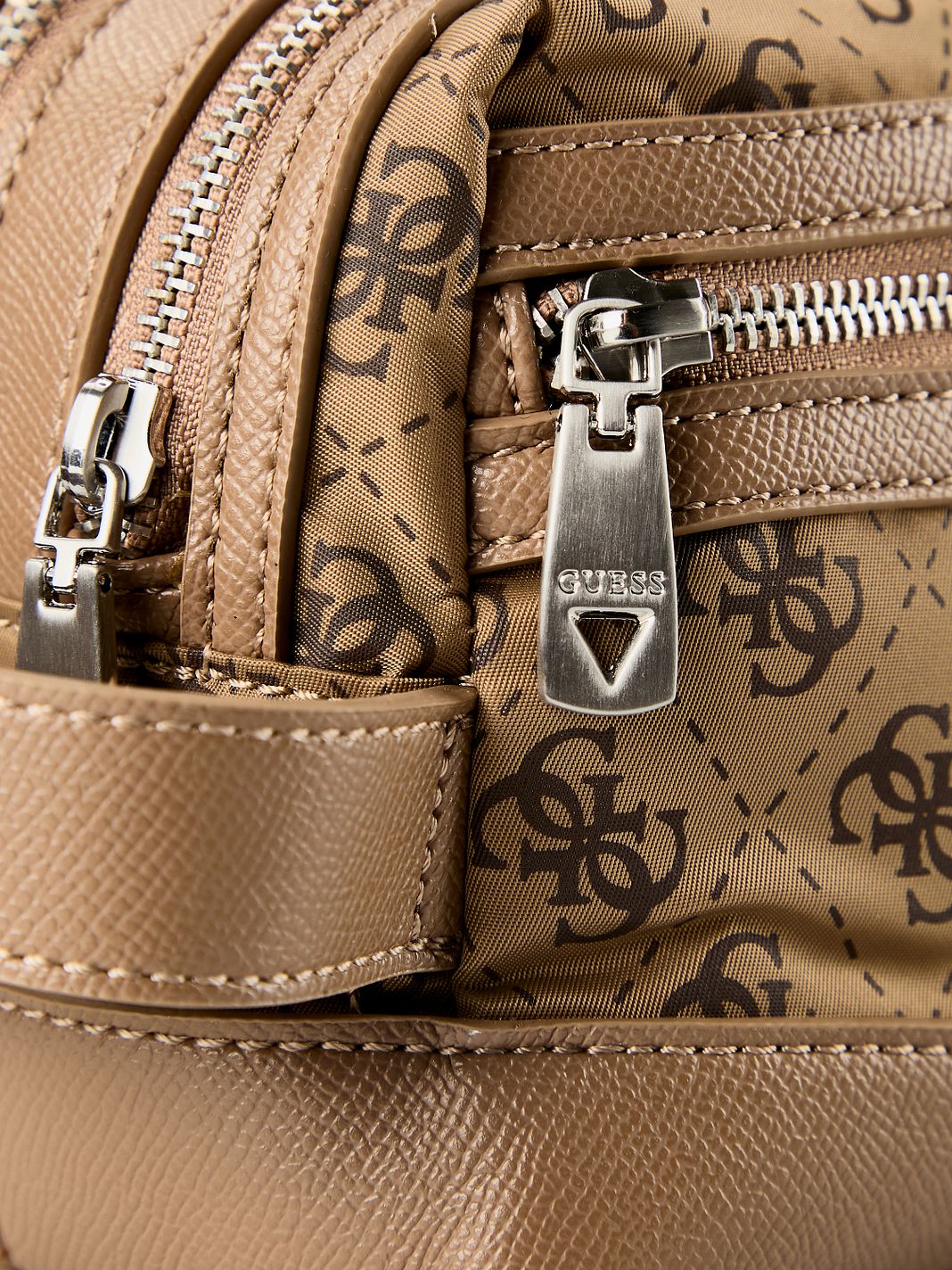 Guess Berlin Borsa da toilette 25 cm Guess Berlin Borsa da toilette 25 cm