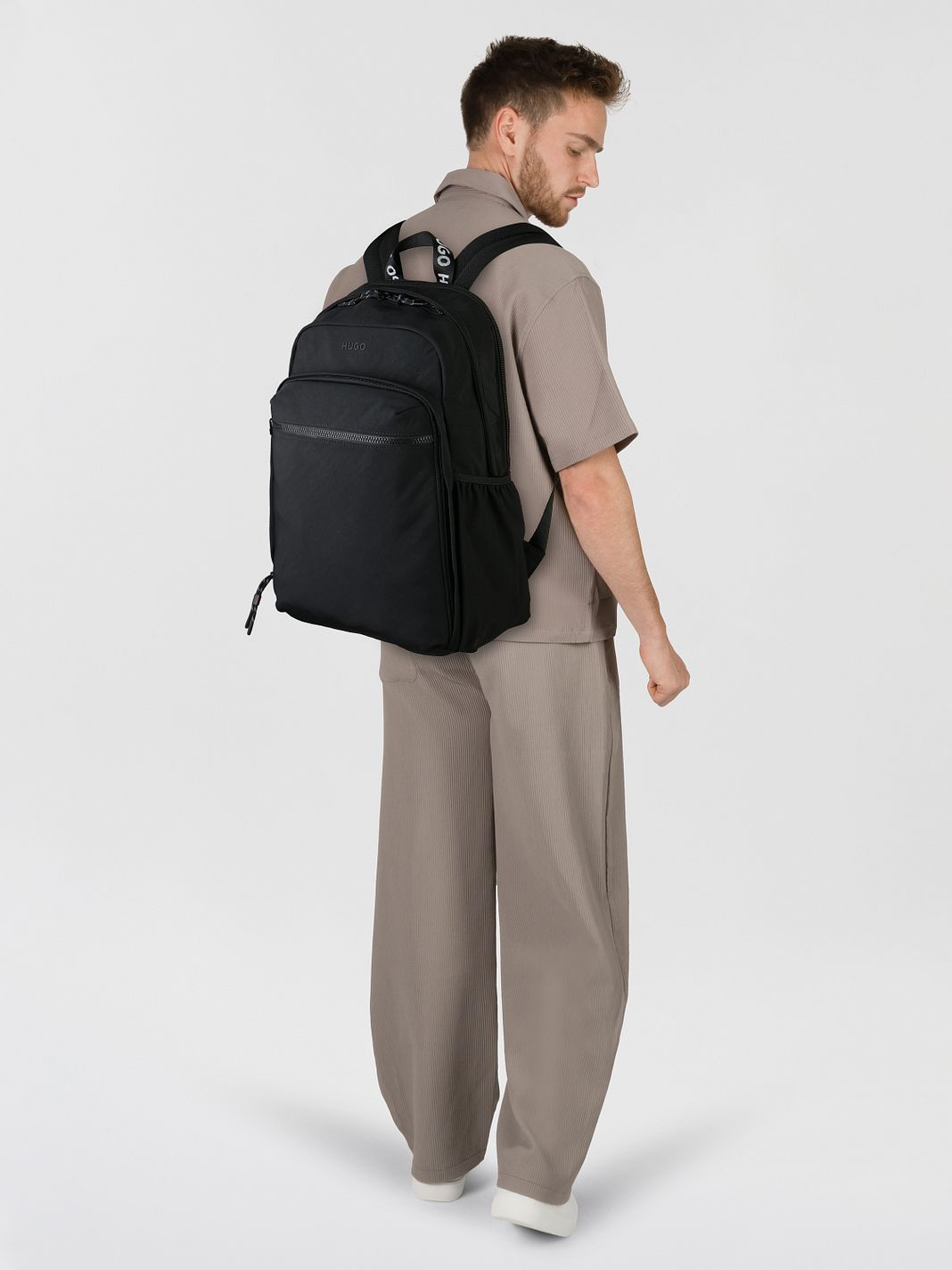 Hugo Ayden Zaino da giorno 42.5 cm Vano porta PC Hugo Ayden Zaino da giorno 42.5 cm Vano porta PC