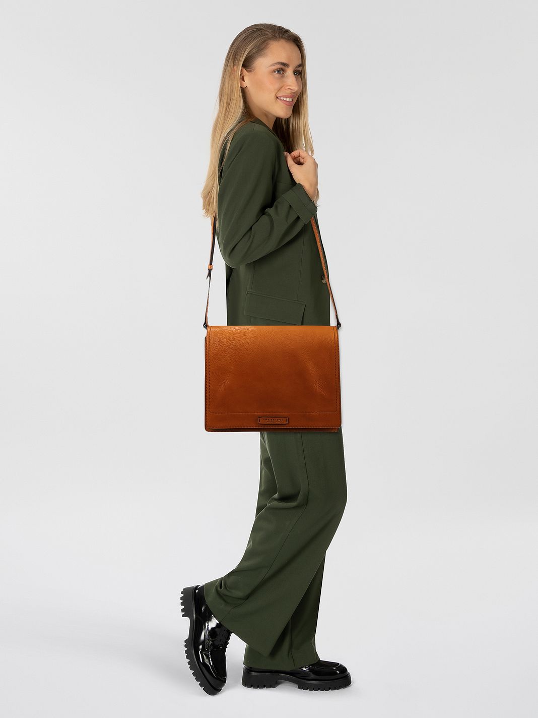 The Bridge Leone Cartella Messenger Vera Pelle 35 cm Vano porta PC The Bridge Leone Cartella Messenger Vera Pelle 35 cm Vano porta PC