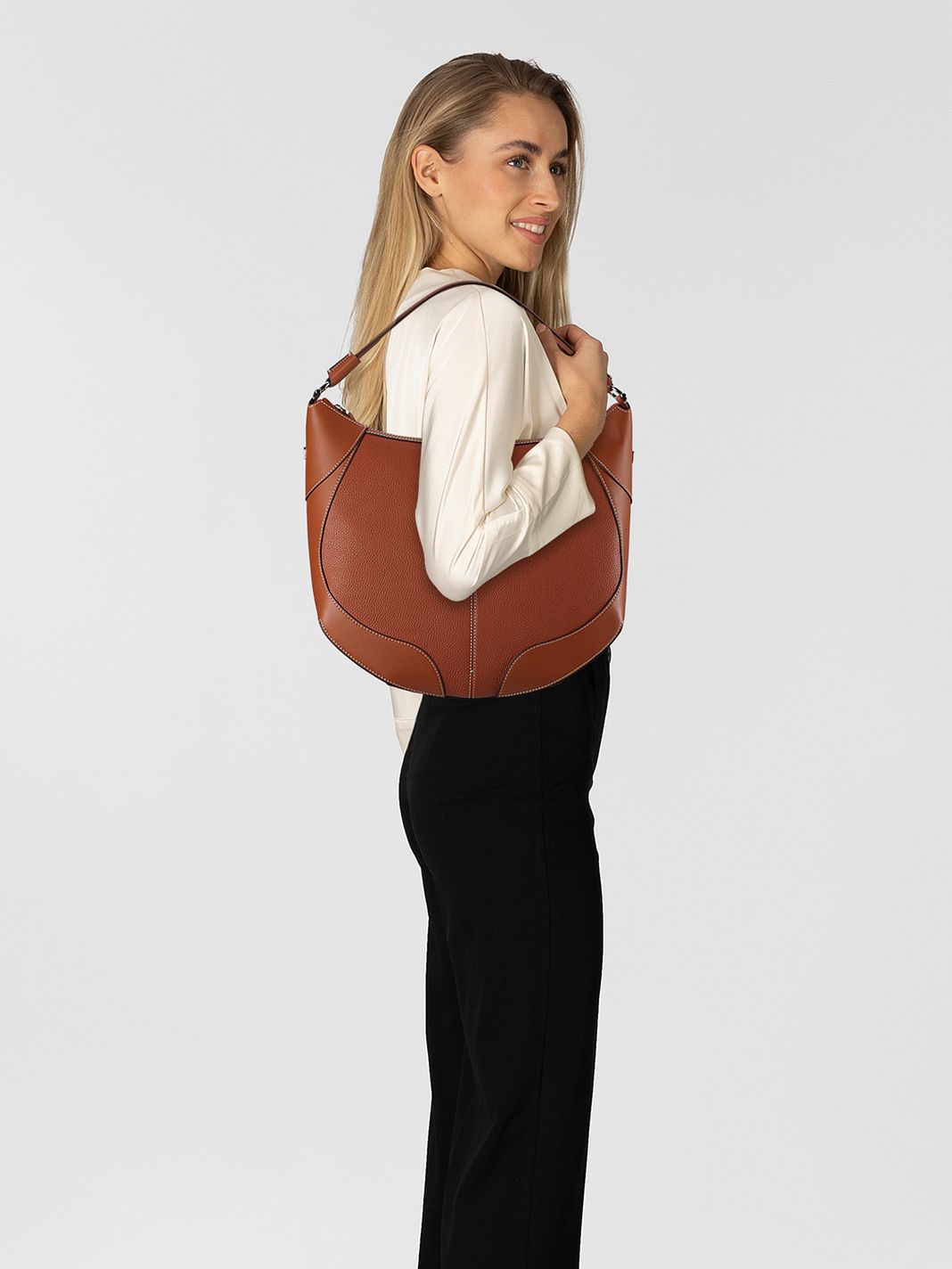 AIGNER Ambra Borsa a spalla Vera Pelle 36 cm AIGNER Ambra Borsa a spalla Vera Pelle 36 cm