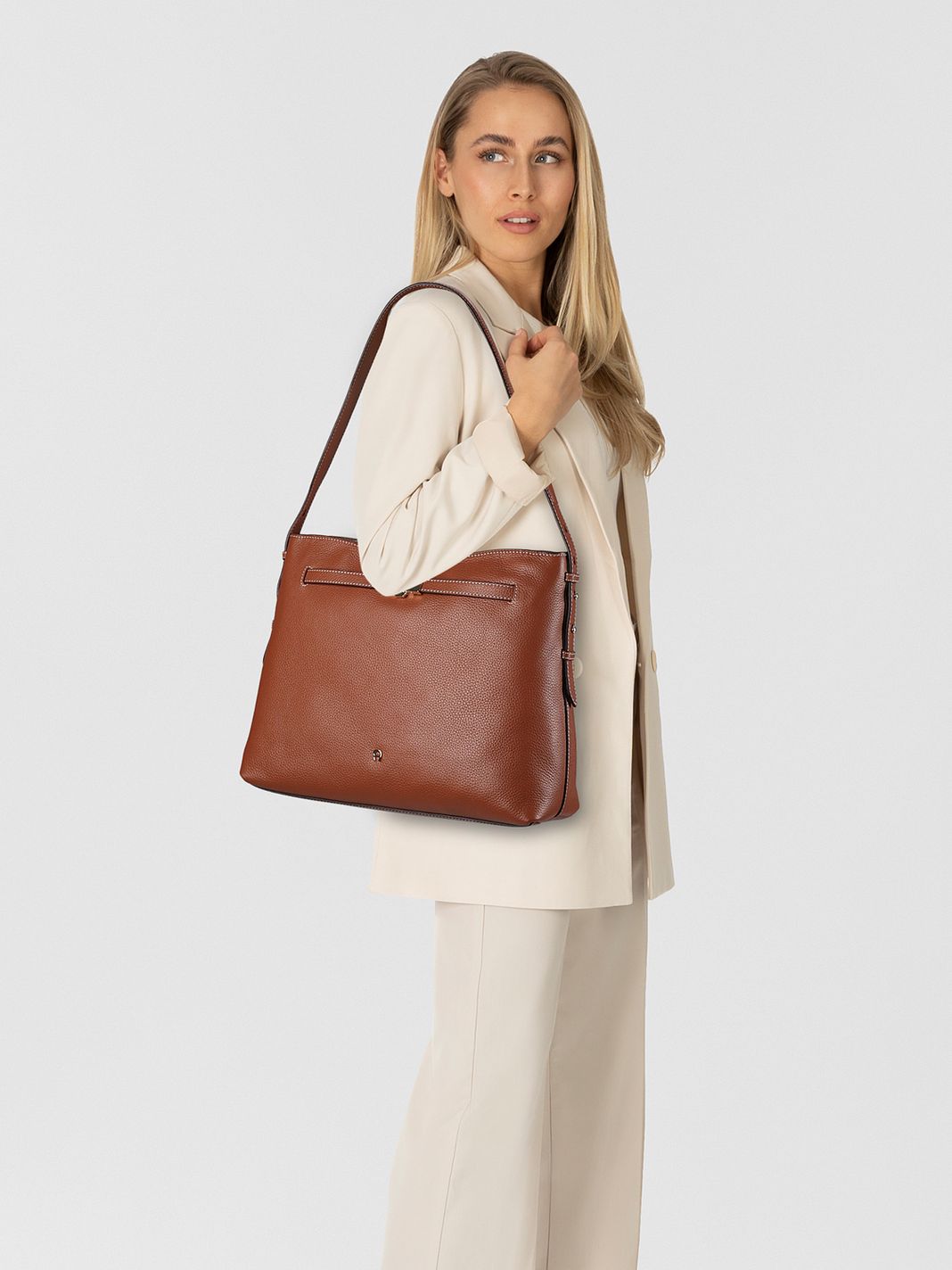 AIGNER Farah Borsa shopper Vera Pelle 37.5 cm AIGNER Farah Borsa shopper Vera Pelle 37.5 cm