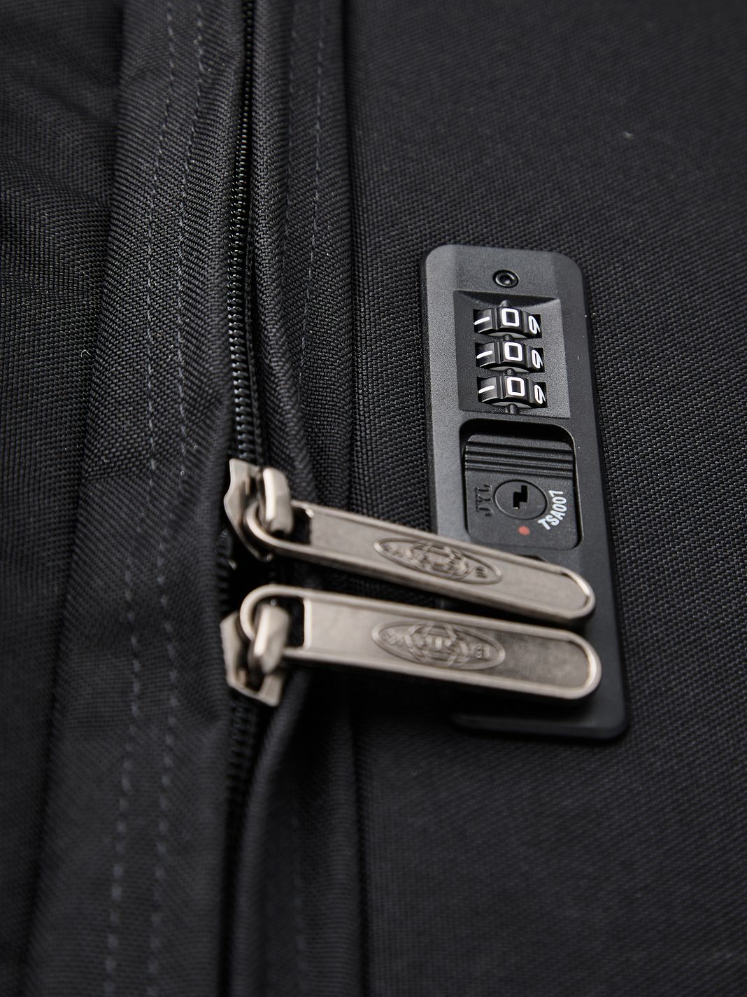 Eastpak Transit'R Plus 2 ruote Borsa da viaggio 68 cm Eastpak Transit'R Plus 2 ruote Borsa da viaggio 68 cm