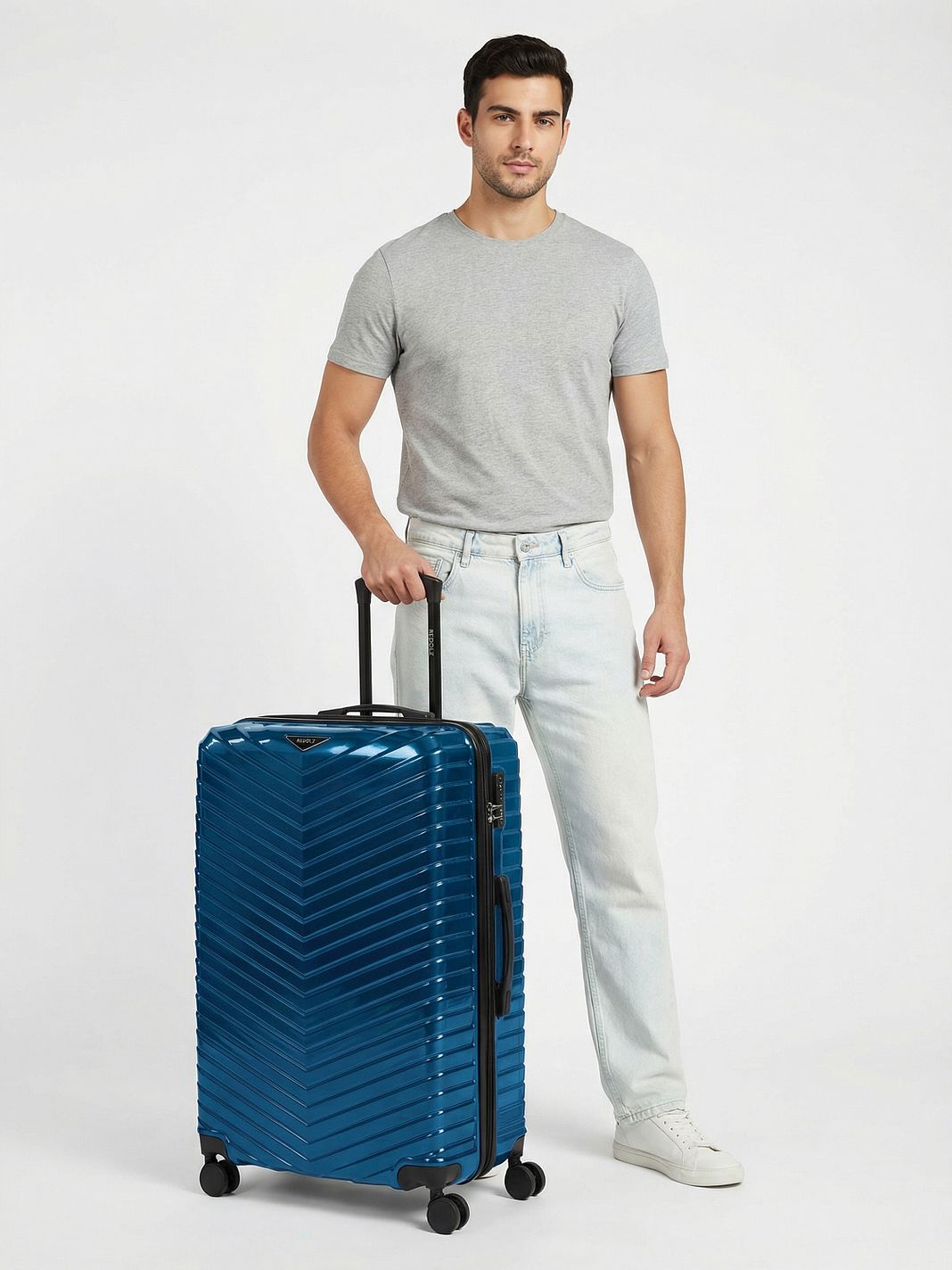 Redolz Essentials 18 2.0 4 ruedas Trolley L 76 cm Con asa expansible Redolz Essentials 18 2.0 4 ruedas Trolley L 76 cm Con asa expansible