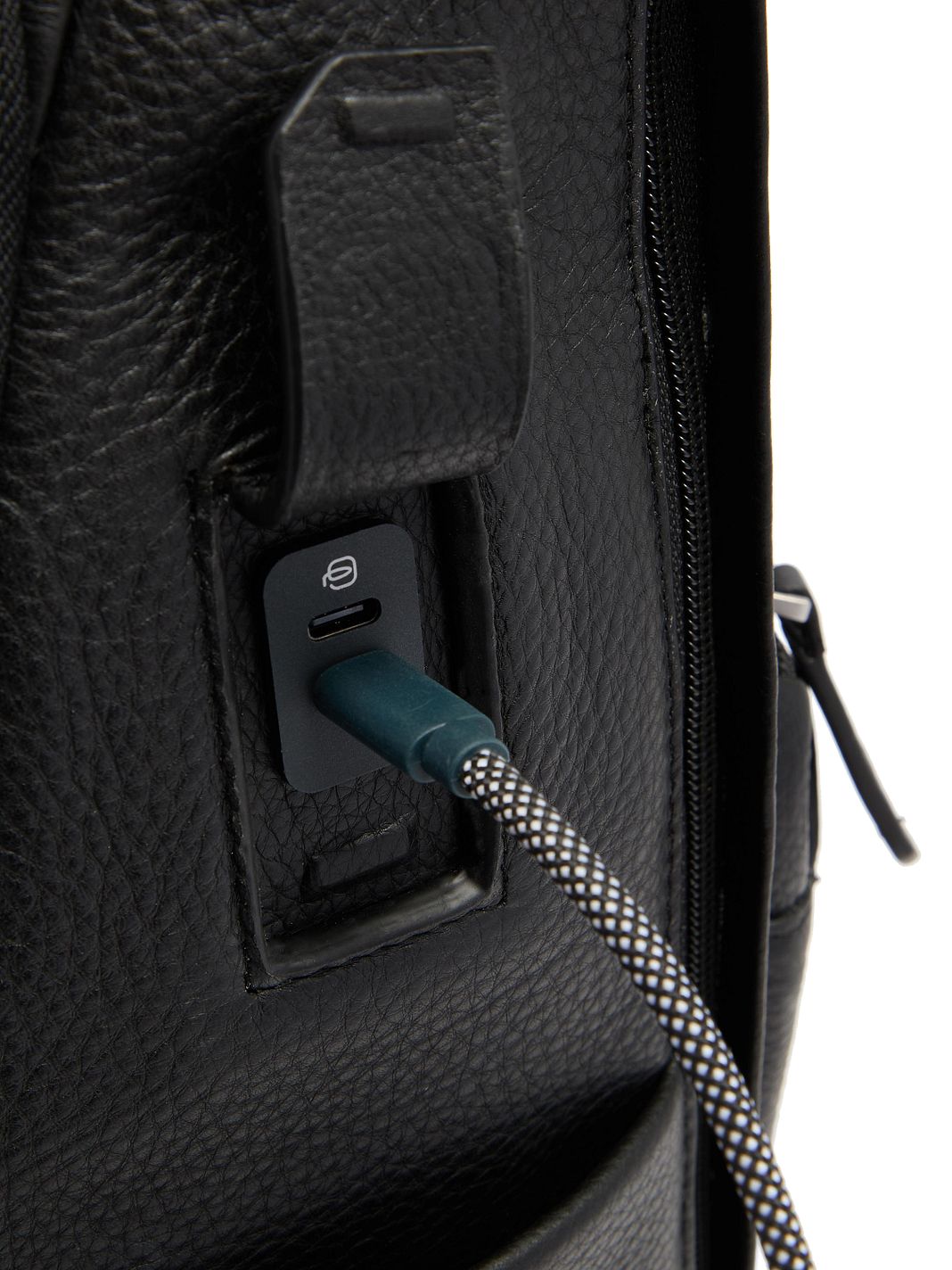 Piquadro Tebe Zaino da giorno Protezione RFID Vera Pelle 44 cm Vano porta PC