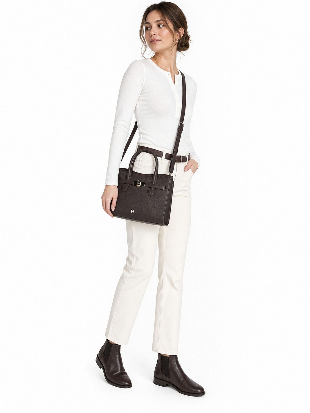AIGNER Farah Borsa a tracolla M Vera Pelle 28 cm AIGNER Farah Borsa a tracolla M Vera Pelle 28 cm