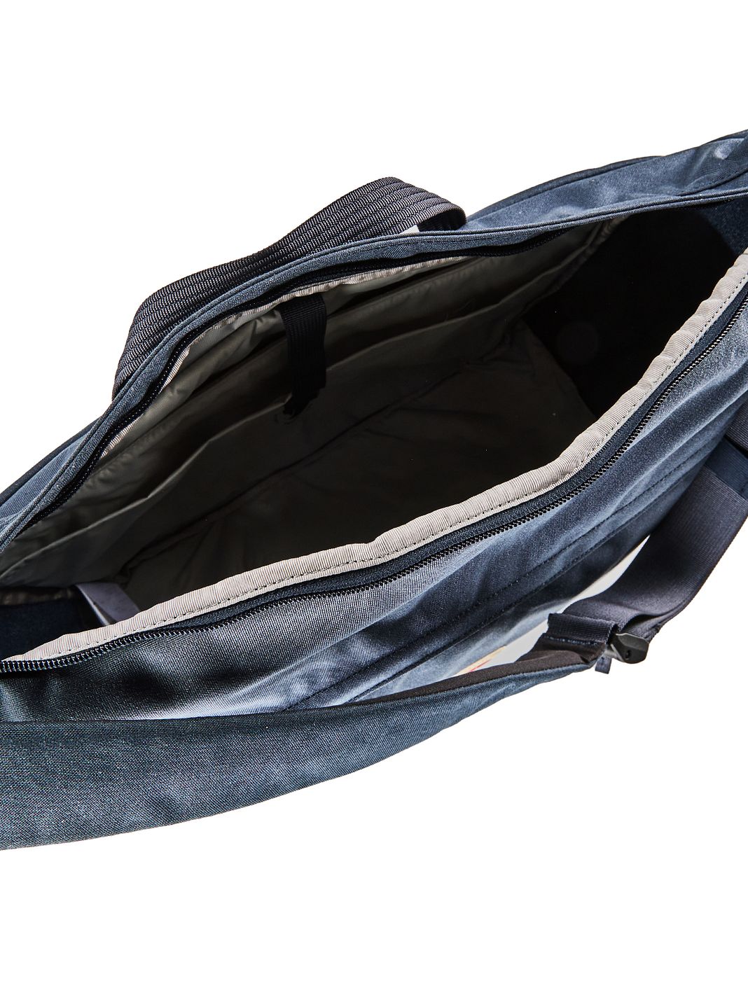 Fjällräven Färden Crossbody taška 42 cm Fjällräven Färden Crossbody taška 42 cm
