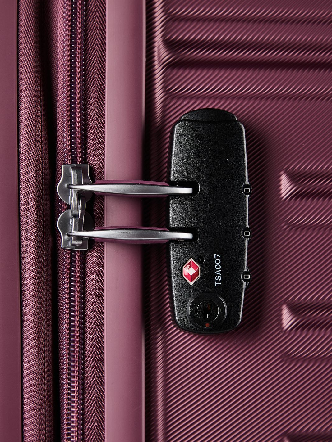 American Tourister Flashline 4-hjulig Resväska 78 cm med expansionsveck