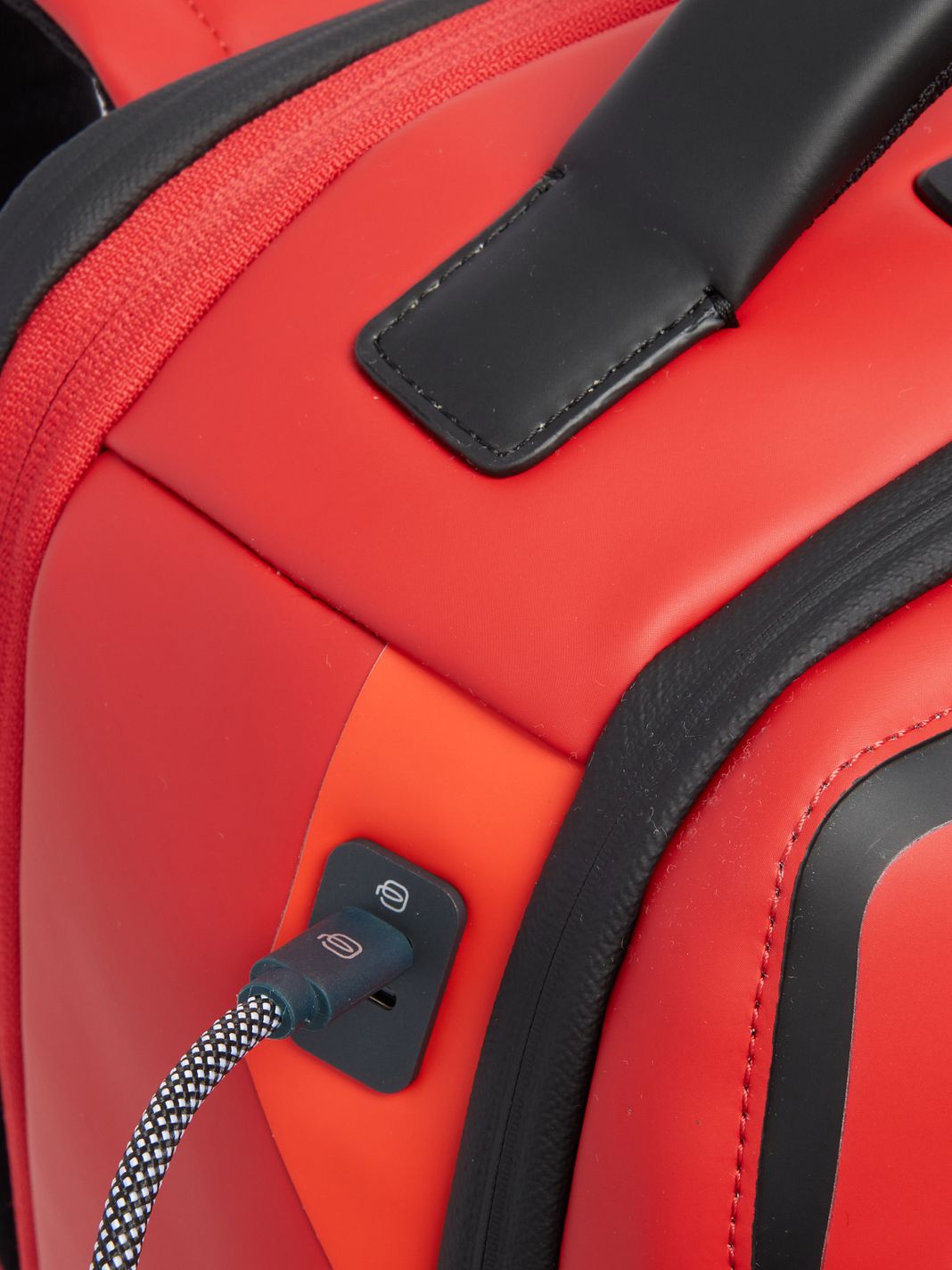 Piquadro Zaino da viaggio Rover con scomparto per laptop da 40 cm e protezione RFID Piquadro Zaino da viaggio Rover con scomparto per laptop da 40 cm e protezione RFID