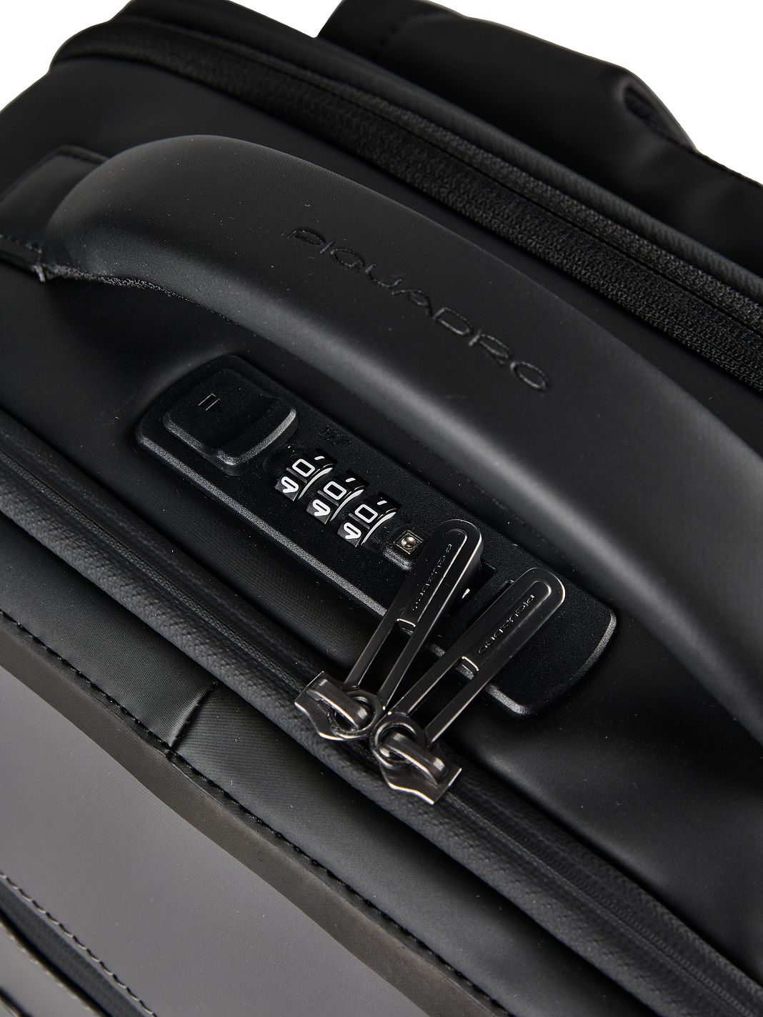 Piquadro Mochila de viaje Rover con compartimento para portátil de 40 cm y protección RFID