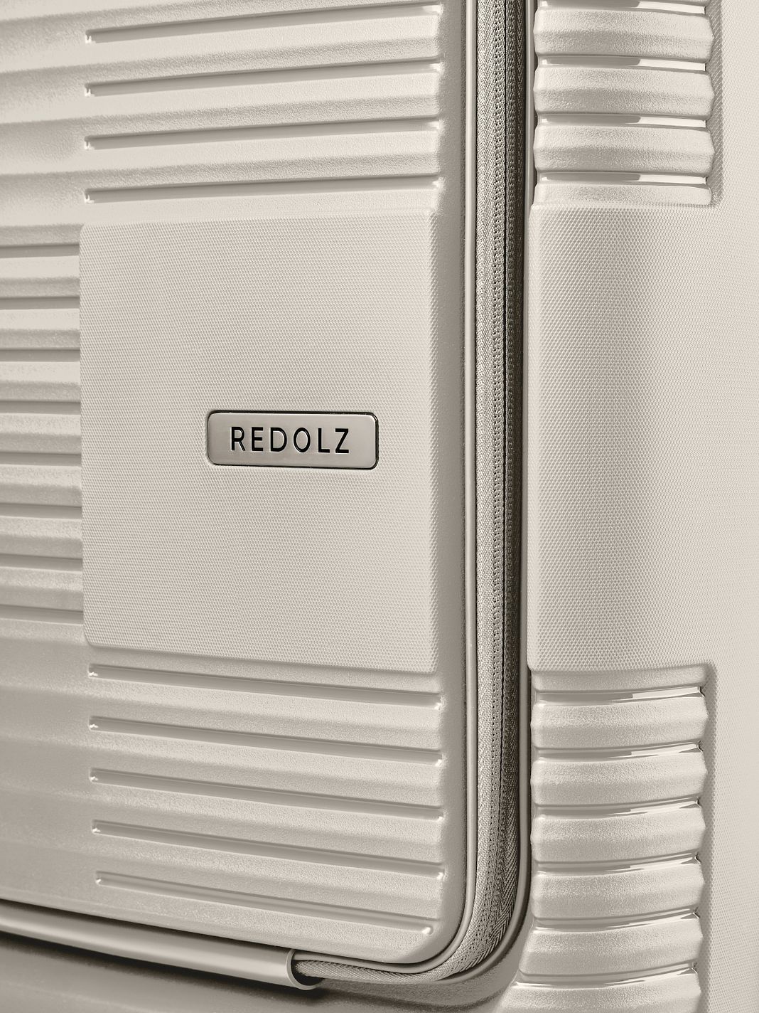 Redolz Essentials 17 2.0 4 ruedas Maleta de cabina 55 cm Compartimento para el portátil Con asa expansible Redolz Essentials 17 2.0 4 ruedas Maleta de cabina 55 cm Compartimento para el portátil Con asa expansible