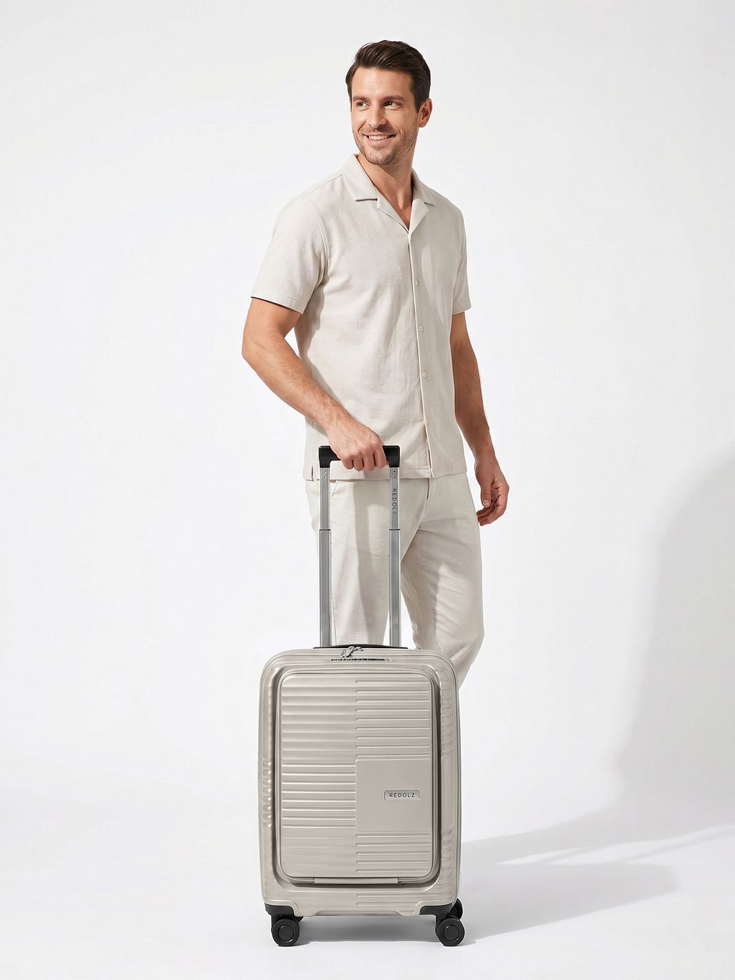 Redolz Essentials 17 2.0 4 ruedas Maleta de cabina 55 cm Compartimento para el portátil Con asa expansible Redolz Essentials 17 2.0 4 ruedas Maleta de cabina 55 cm Compartimento para el portátil Con asa expansible