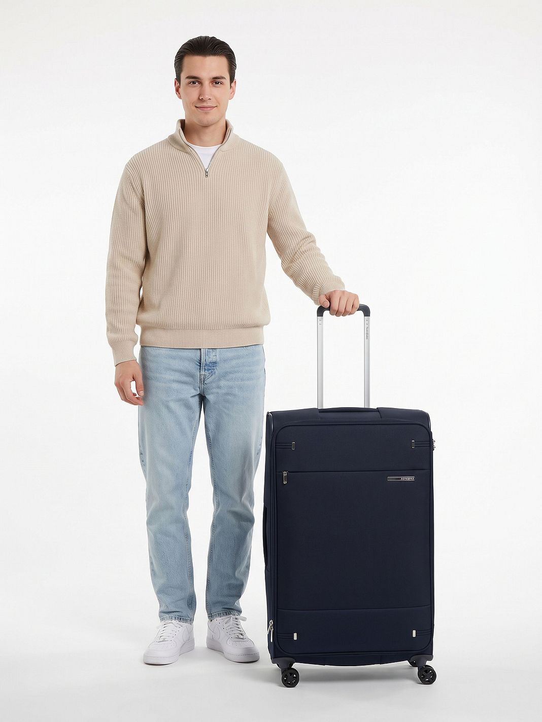 Samsonite Base Boost 4-pyöräinen vetolaukku 78 cm Laajennettava Samsonite Base Boost 4-pyöräinen vetolaukku 78 cm Laajennettava
