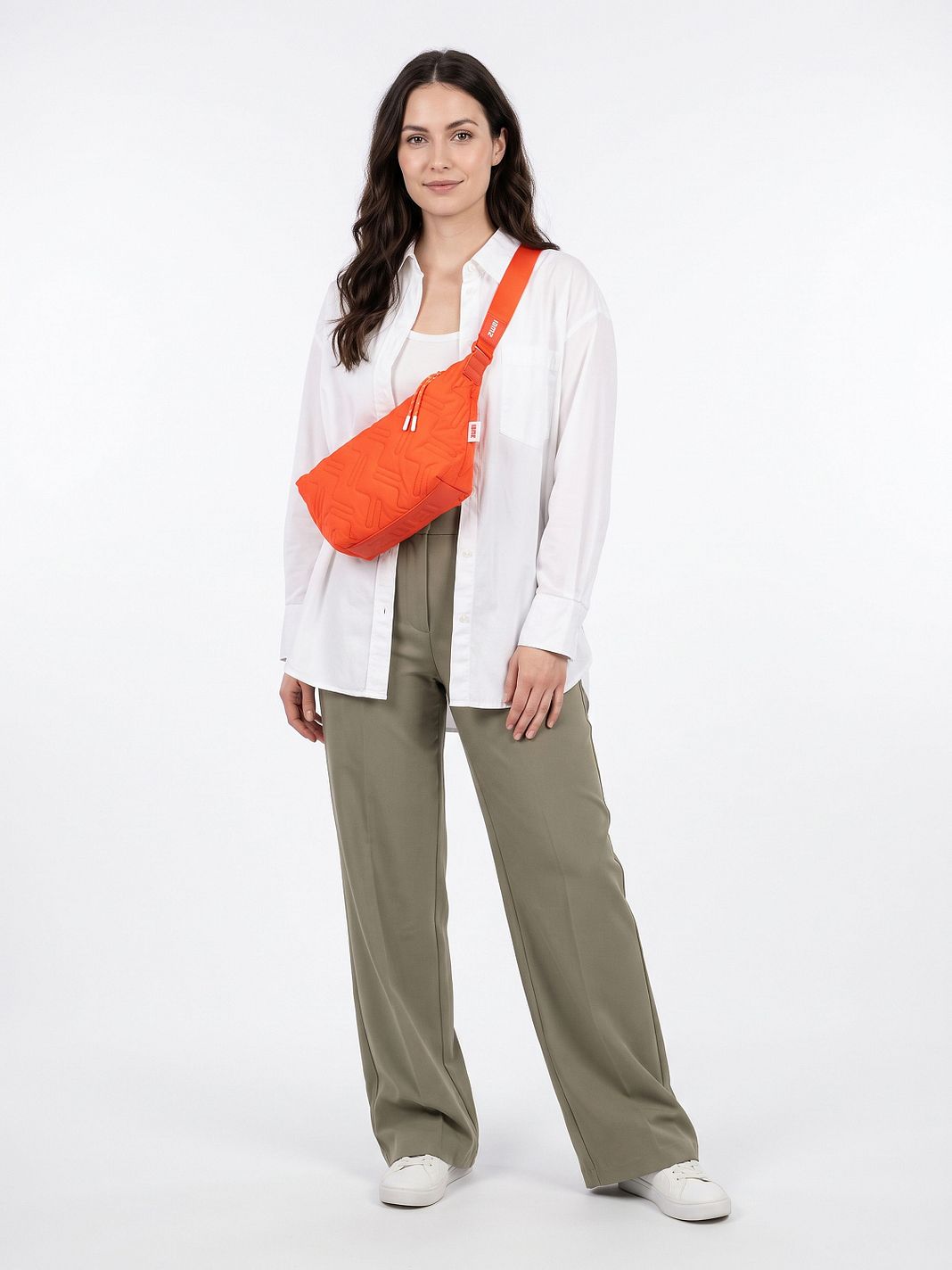 Zwei Cleo Crossbody-laukku 36 cm Zwei Cleo Crossbody-laukku 36 cm