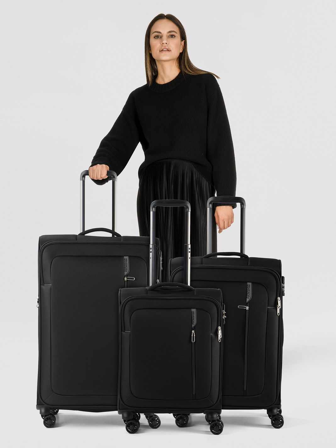 American Tourister Nitestream 4-hjulig Resväskeset 3-delad med expansionsveck American Tourister Nitestream 4-hjulig Resväskeset 3-delad med expansionsveck
