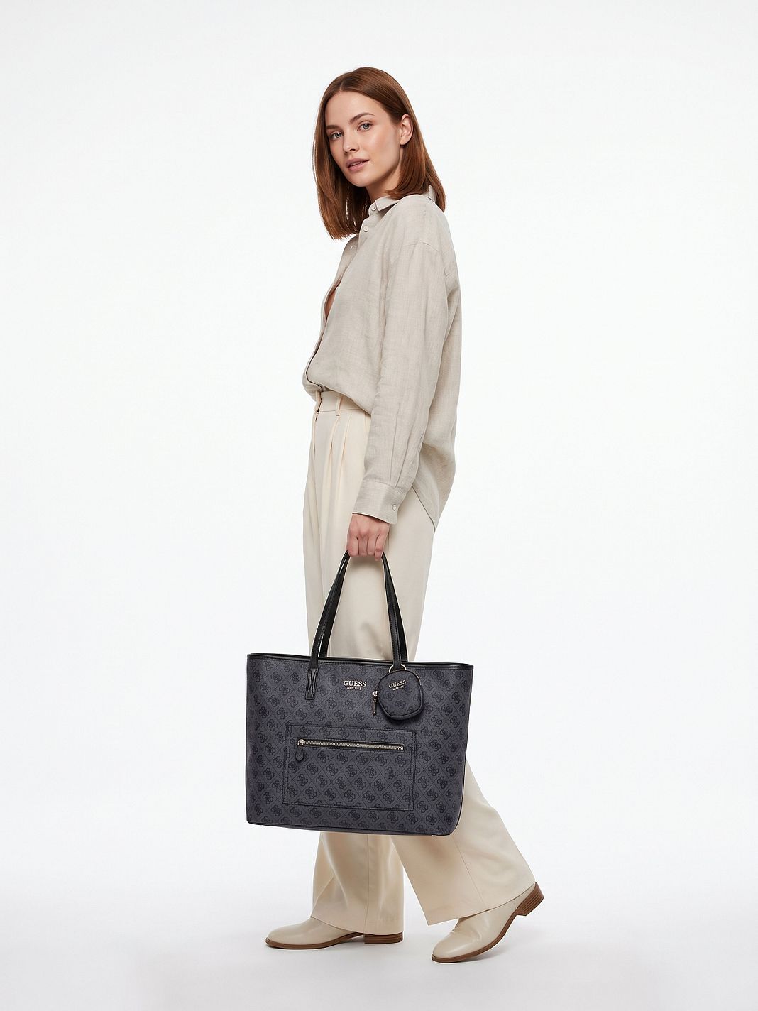 Guess Adrian Skuldertaske 48 cm Guess Adrian Skuldertaske 48 cm