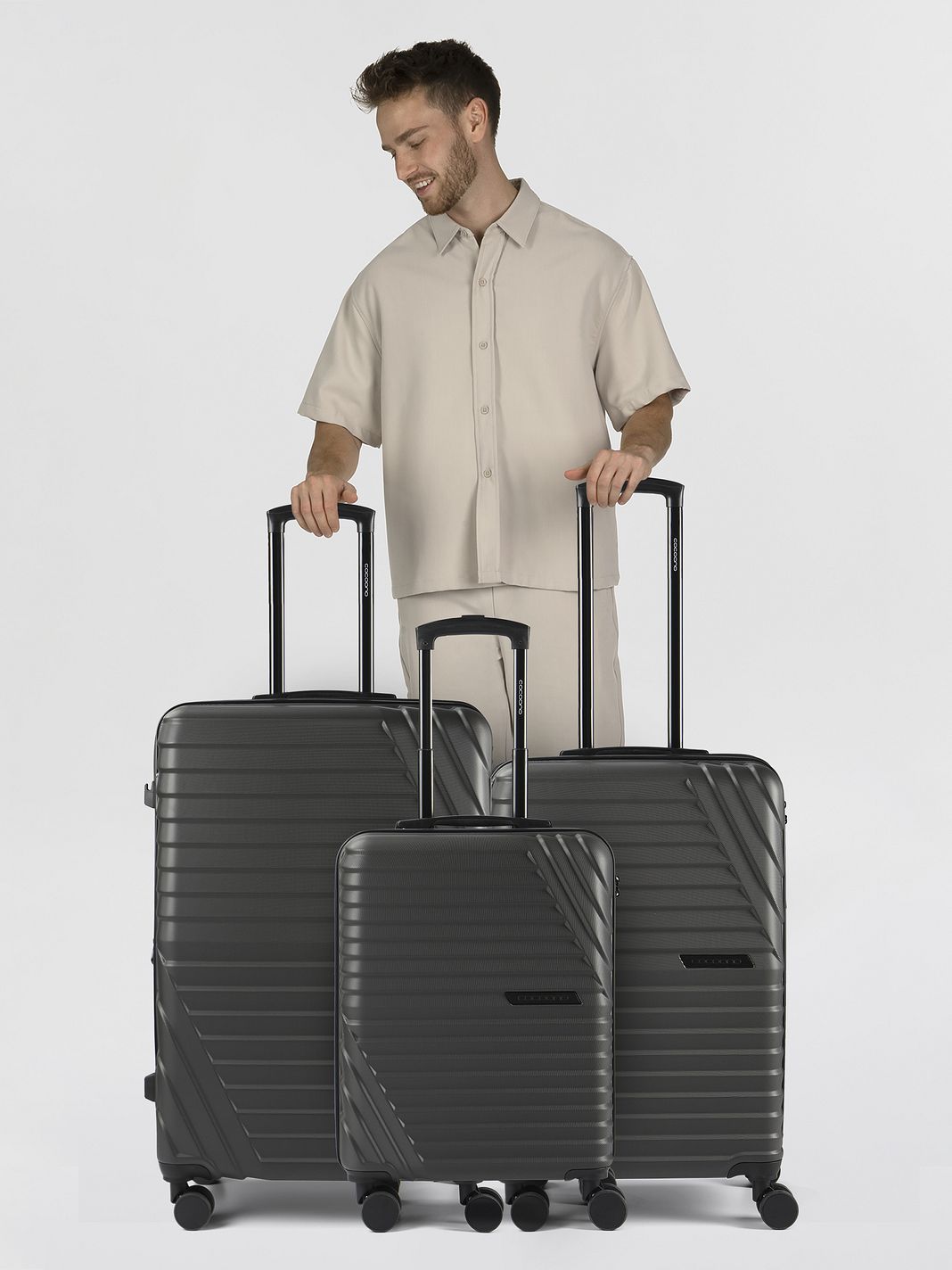 cocoono Larnaka 4 ruote Set di valigie 3 pezzi espandibile cocoono Larnaka 4 ruote Set di valigie 3 pezzi espandibile