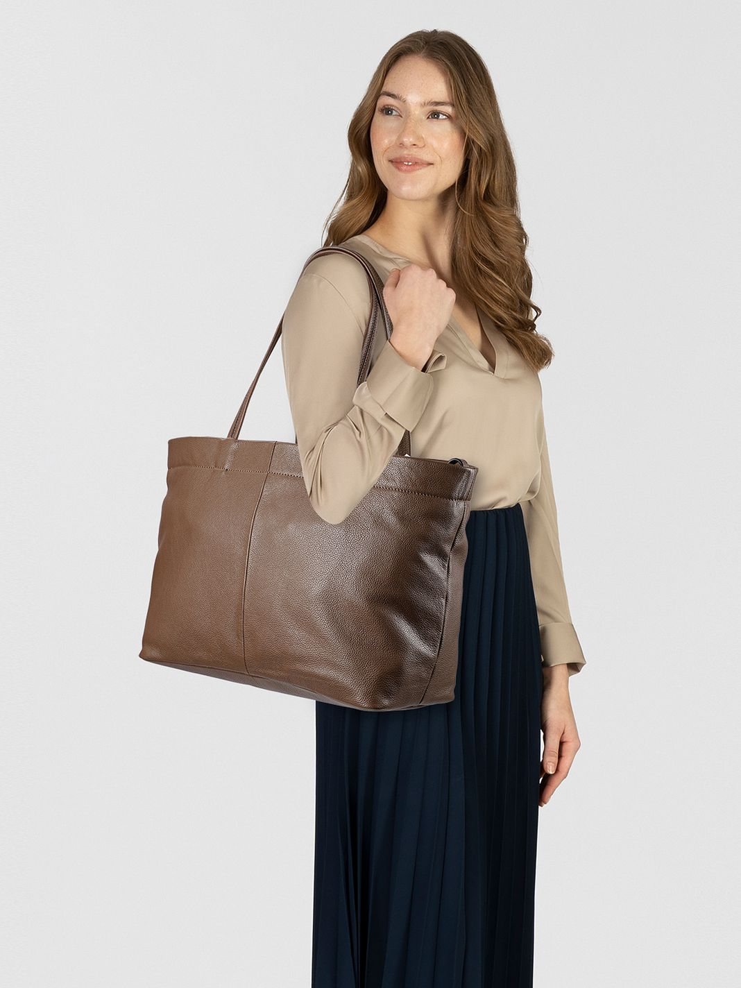 Liebeskind Hera II Shopperit L Nahka 55 cm Liebeskind Hera II Shopperit L Nahka 55 cm
