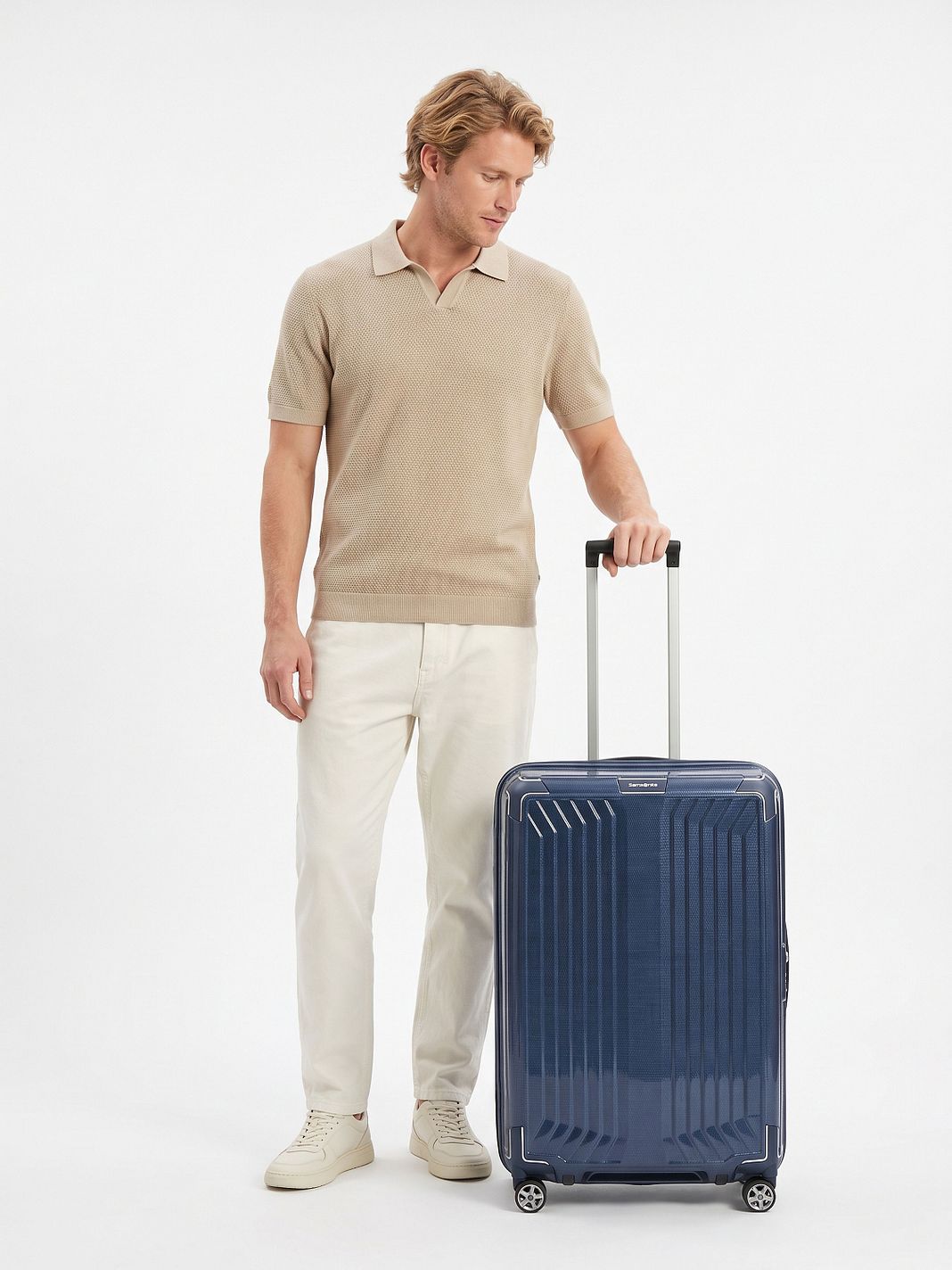 Samsonite Lite-Box 4-pyöräinen vetolaukku 69 cm Samsonite Lite-Box 4-pyöräinen vetolaukku 69 cm