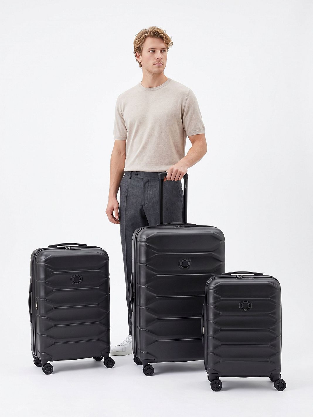 Delsey Paris Meteor 4-hjulig Resväskeset 3-delad med expansionsveck