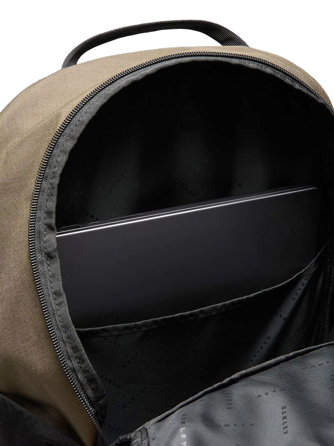 Oakley Enduro 20 L Daypack 43 cm Laptoprum Oakley Enduro 20 L Daypack 43 cm Laptoprum
