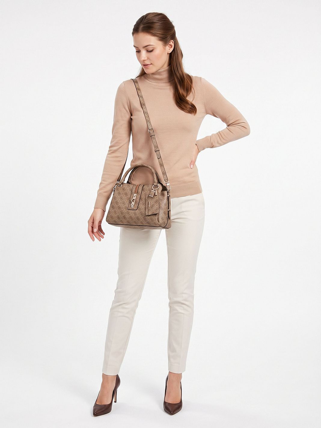 Guess Yvonne Olkalaukku 31 cm