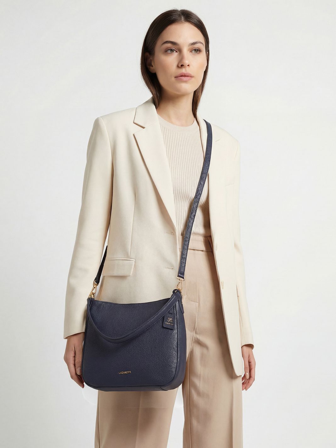 Lazarotti Kožená taška přes rameno Bologna Leather Hobo, 27 cm Lazarotti Kožená taška přes rameno Bologna Leather Hobo, 27 cm