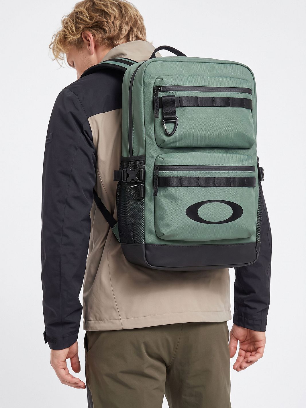 Oakley Rover Arkireppu 42 cm Kannettavan tietokoneen taskun syvyys