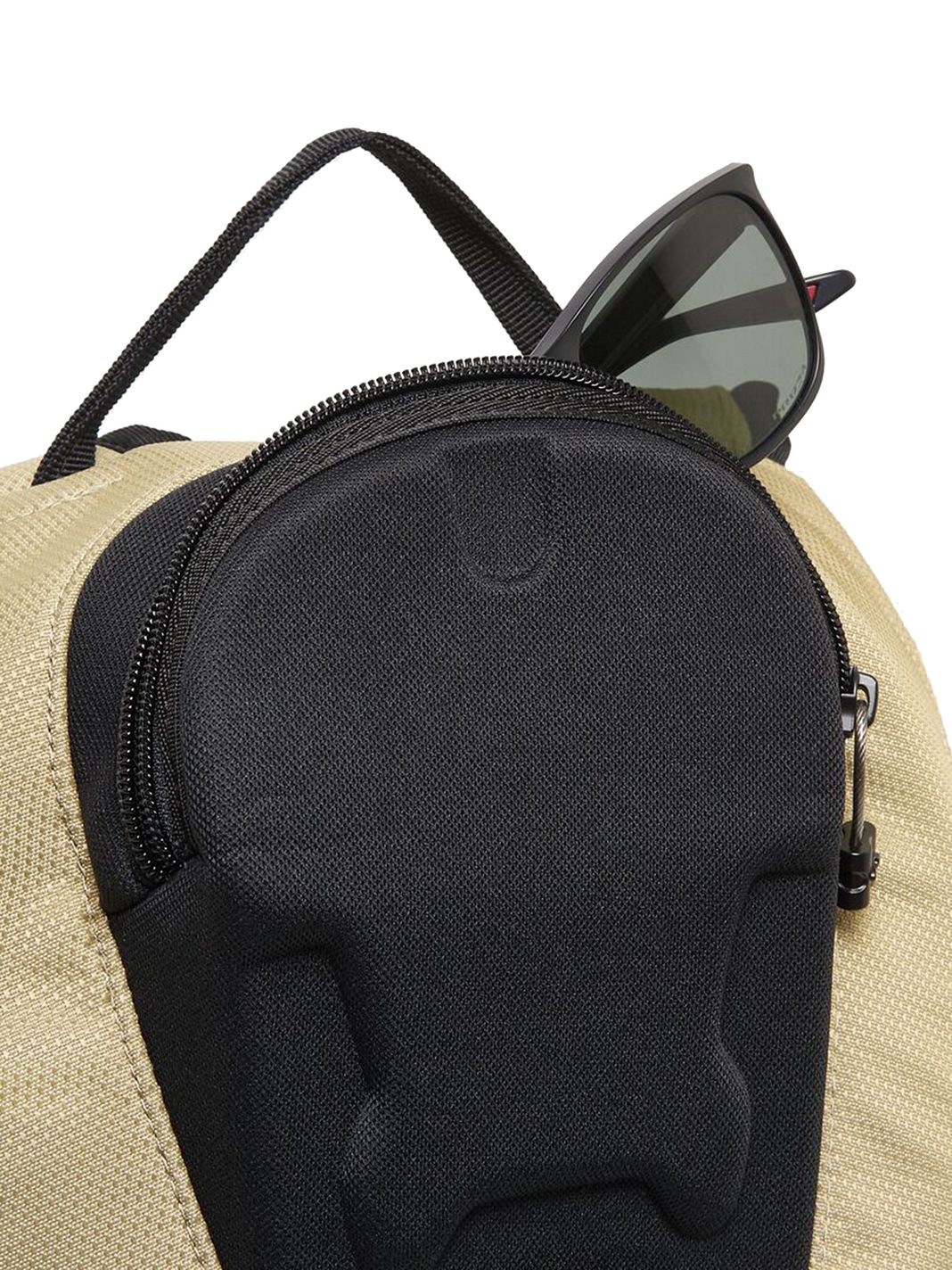 Oakley Bathroom Sink Dagsryggsäck 44 cm Laptopfack Oakley Bathroom Sink Dagsryggsäck 44 cm Laptopfack