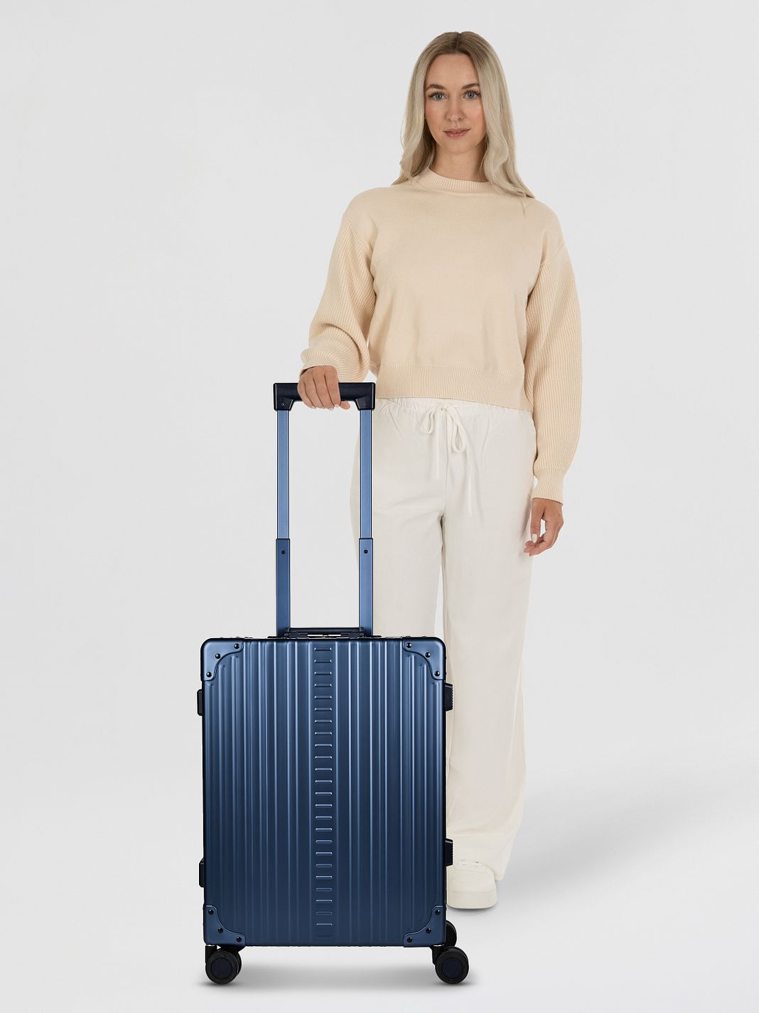 Aleon Trolley cabina Traveler Domestic a 4 ruote in Alluminio, 55 cm Aleon Trolley cabina Traveler Domestic a 4 ruote in Alluminio, 55 cm