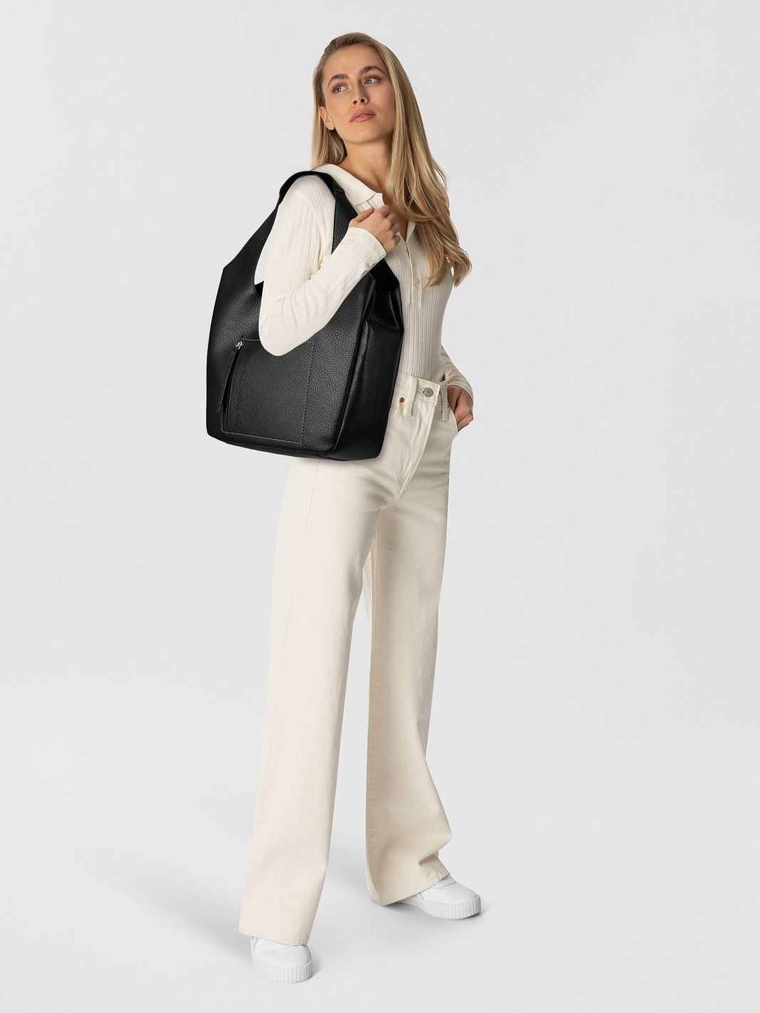 Tom Tailor Analisa Olkalaukku L 33 cm Tom Tailor Analisa Olkalaukku L 33 cm