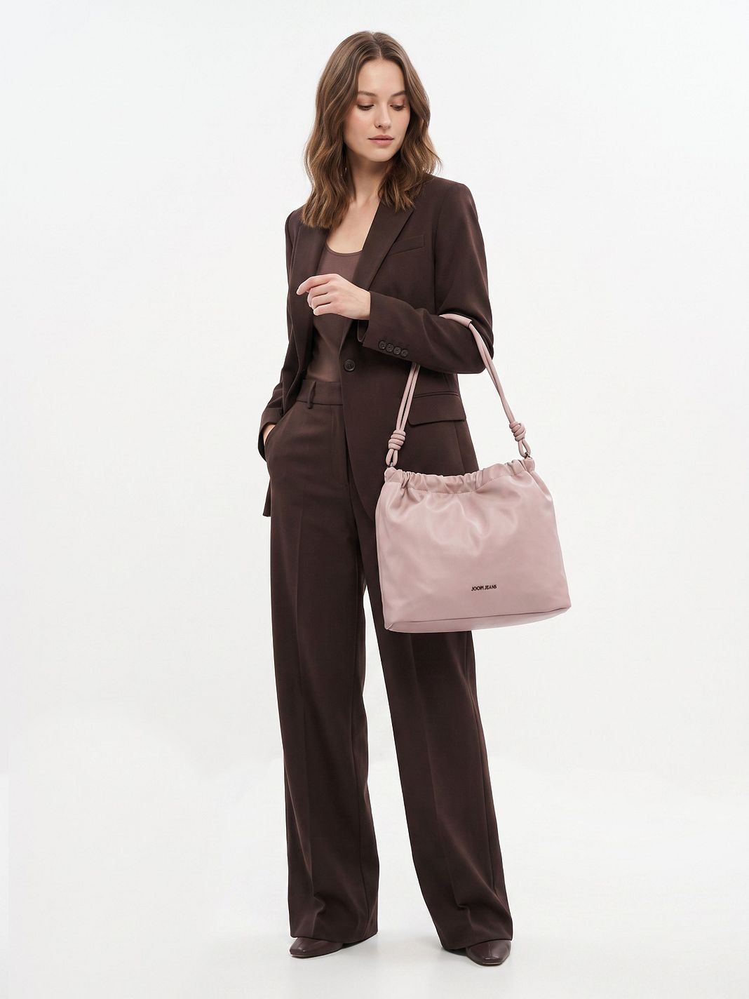 Joop! Jeans Nodo Leigh Vaková kabelka 32 cm Joop! Jeans Nodo Leigh Vaková kabelka 32 cm