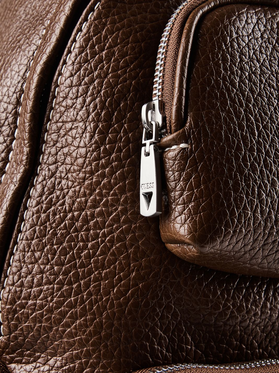 Guess Boston Mochila urbana 42 cm Compartimento para el portátil Guess Boston Mochila urbana 42 cm Compartimento para el portátil