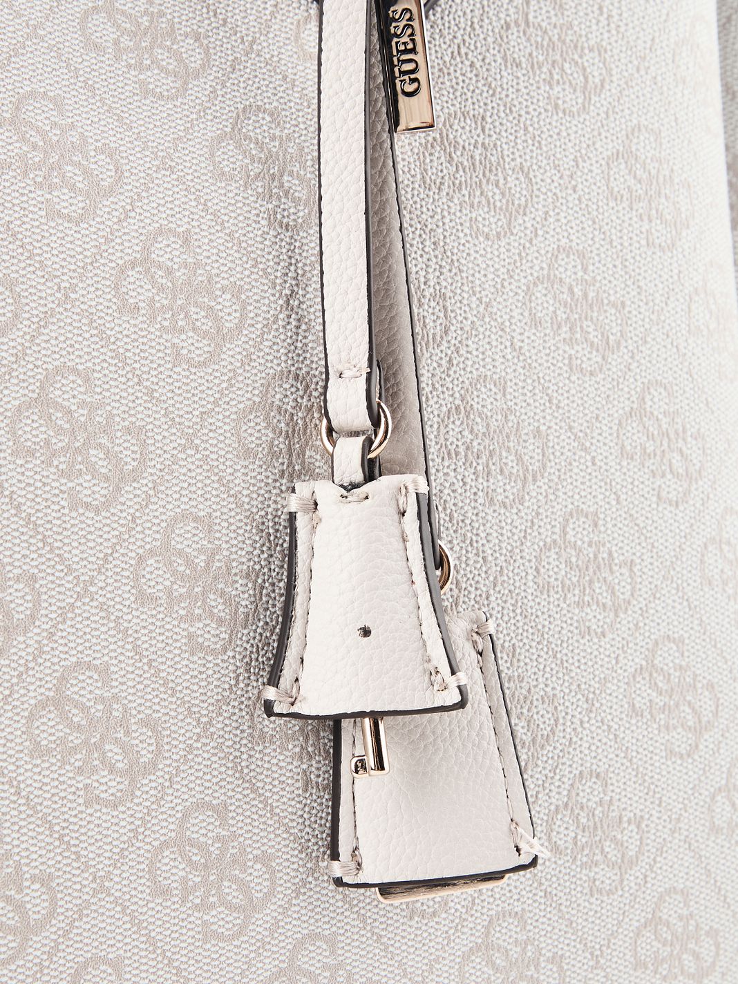 Guess Lindsey Tote taška 45 cm Guess Lindsey Tote taška 45 cm
