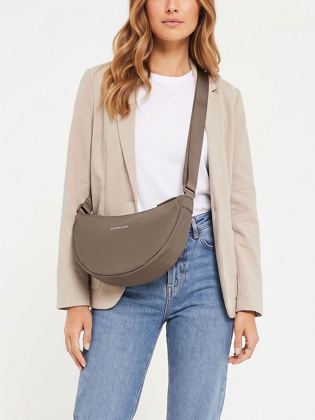 Kapten & Son Essential Moon Bag Skuldertaske 30.5 cm Kapten & Son Essential Moon Bag Skuldertaske 30.5 cm
