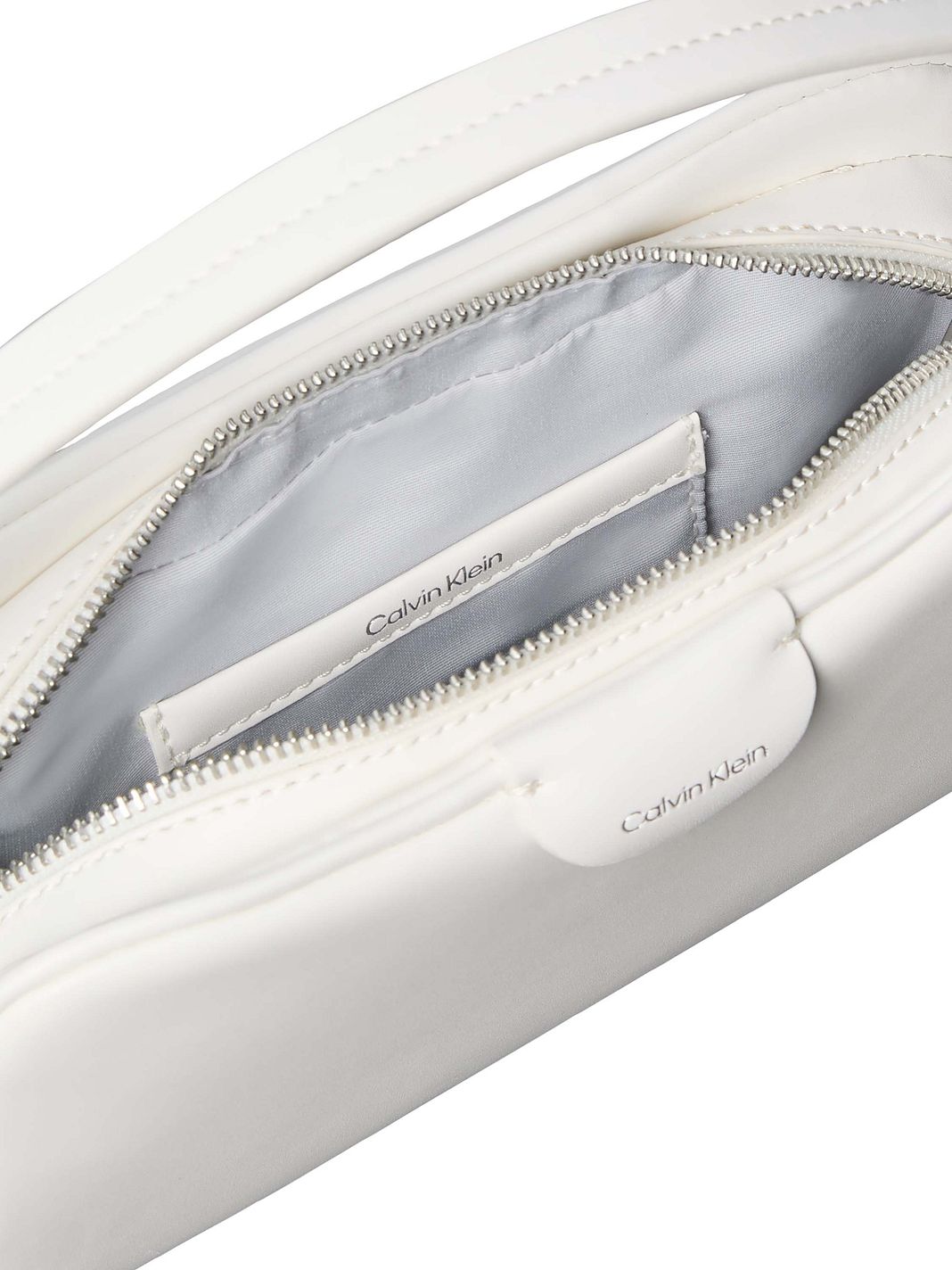 Calvin Klein Embossed Skuldertaske 24.5 cm Calvin Klein Embossed Skuldertaske 24.5 cm