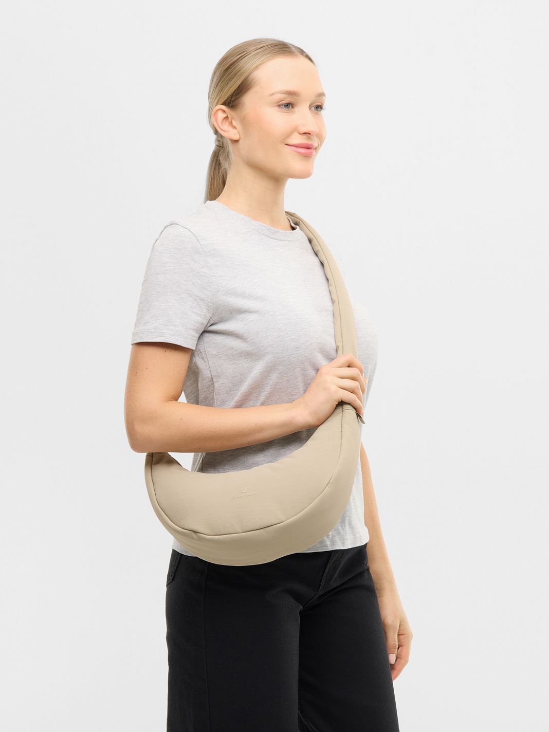 Johnny Urban Lou Skuldertaske M 35 cm Johnny Urban Lou Skuldertaske M 35 cm