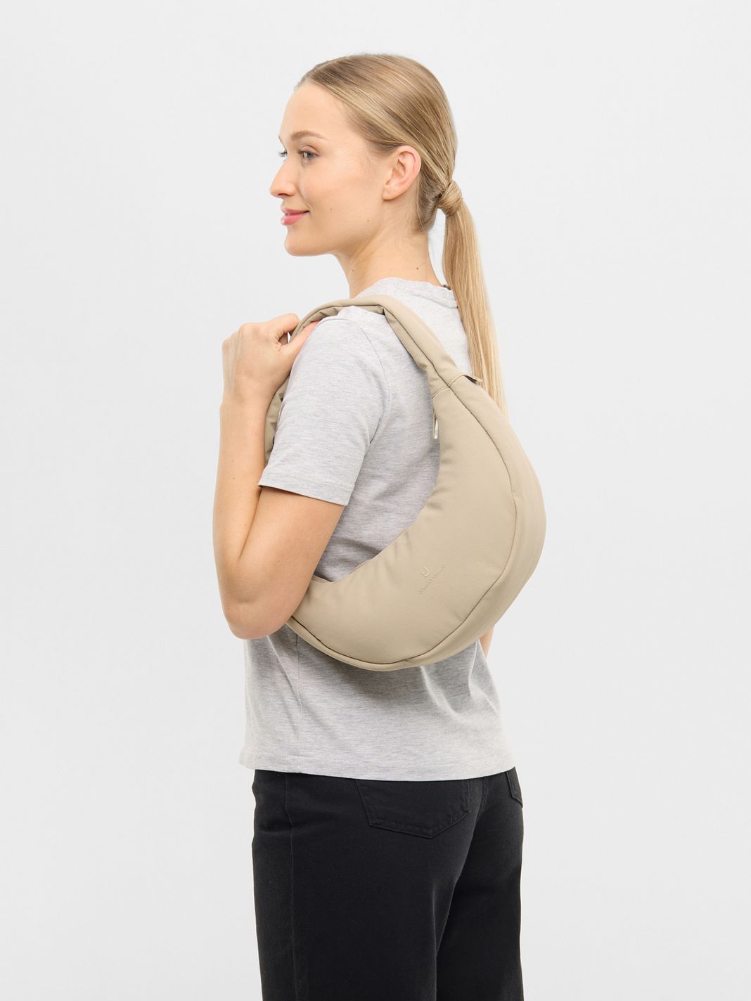 Johnny Urban Lou Skuldertaske M 35 cm Johnny Urban Lou Skuldertaske M 35 cm