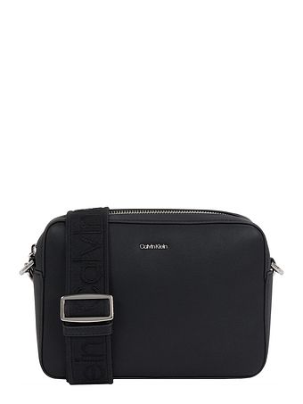 Calvin Klein CK Mixmedia Skuldertaske 22 cm Calvin Klein CK Mixmedia Skuldertaske 22 cm