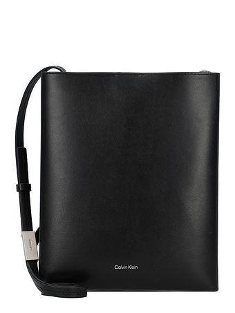 Calvin Klein Line Ns Skuldertaske Læder 20 cm Calvin Klein Line Ns Skuldertaske Læder 20 cm