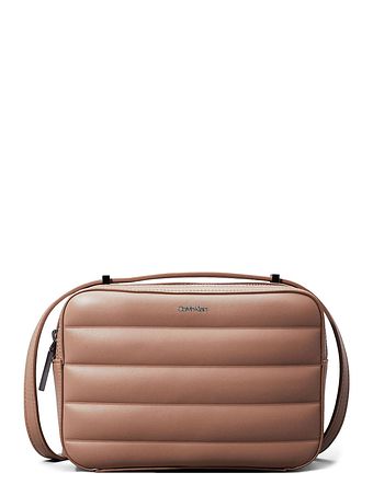 Calvin Klein Line Quilt Skuldertaske 22 cm