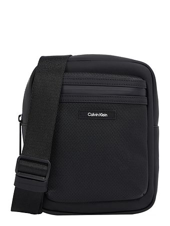 Calvin Klein CK Essential Mini Bag skuldertaske 17 cm Calvin Klein CK Essential Mini Bag skuldertaske 17 cm