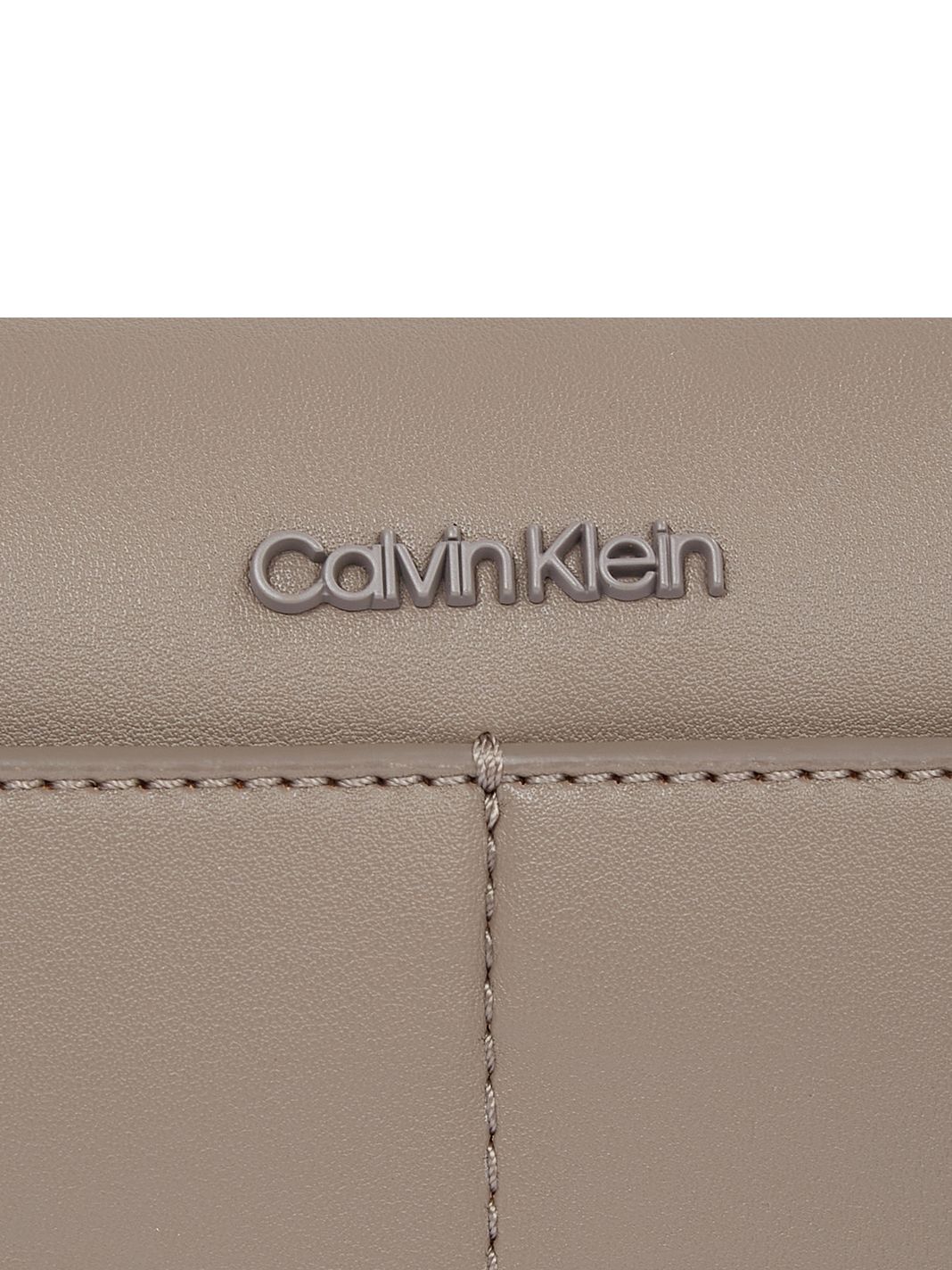 Calvin Klein Clean Essential Borsa a tracolla 20 cm Calvin Klein Clean Essential Borsa a tracolla 20 cm