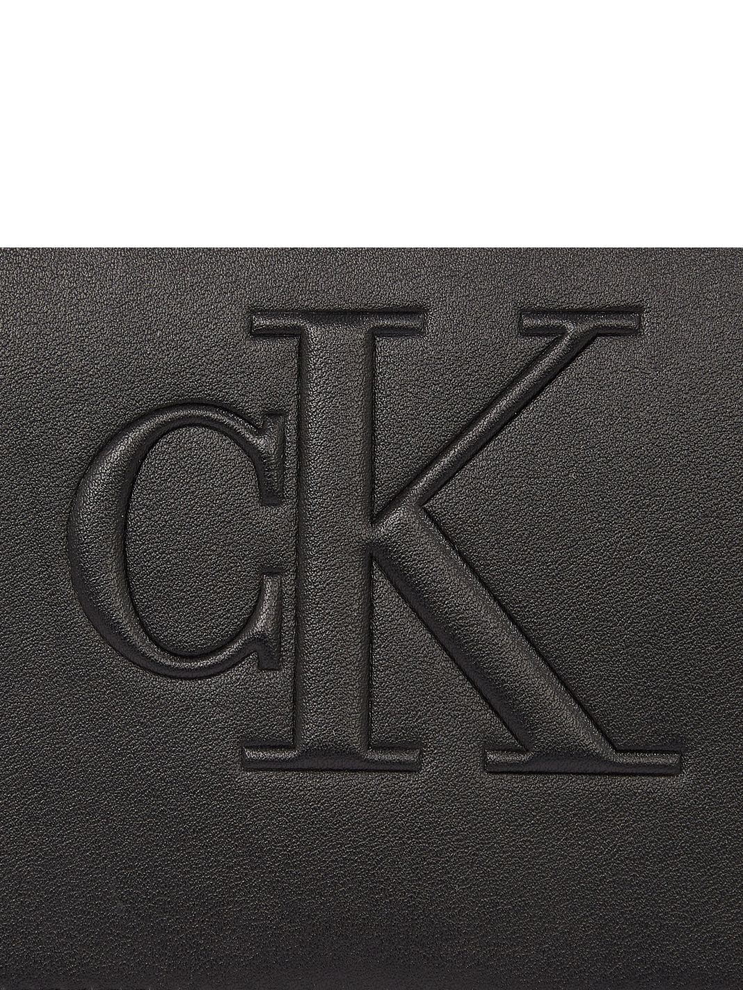 Calvin Klein Jeans Sculpted Deboss Olkalaukku 25 cm