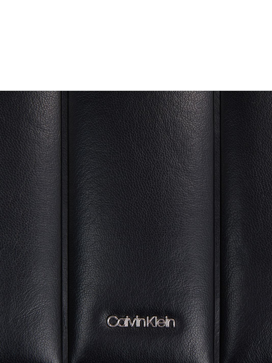 Calvin Klein Line Quilt Olkalaukku 28 cm Calvin Klein Line Quilt Olkalaukku 28 cm