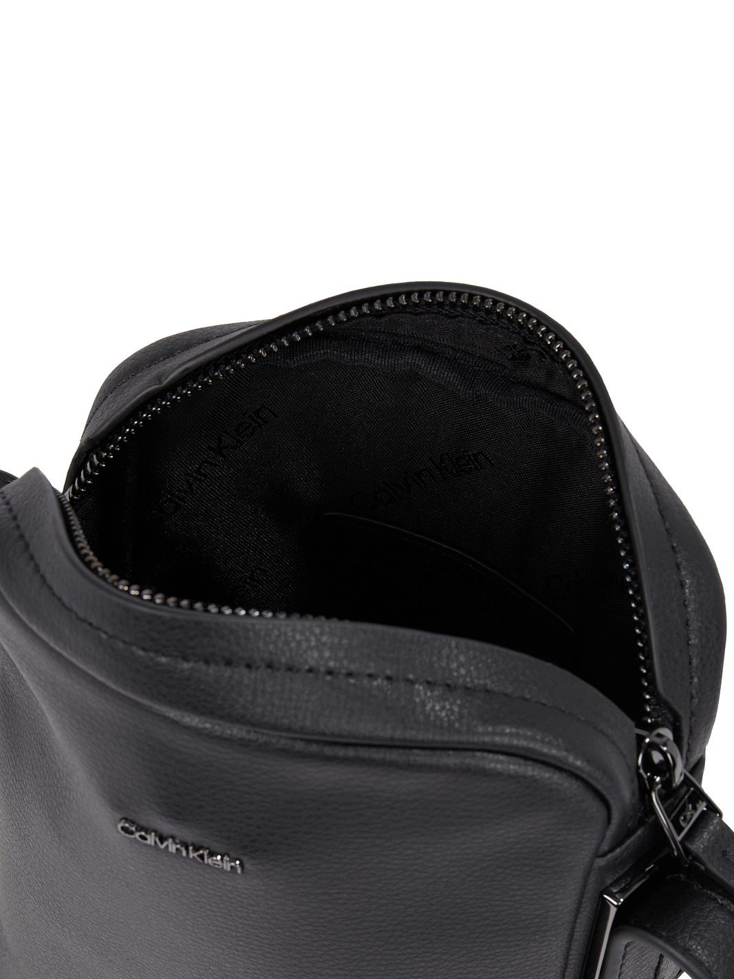 Calvin Klein Modern Business Crossbody-väska 22.5 cm Calvin Klein Modern Business Crossbody-väska 22.5 cm