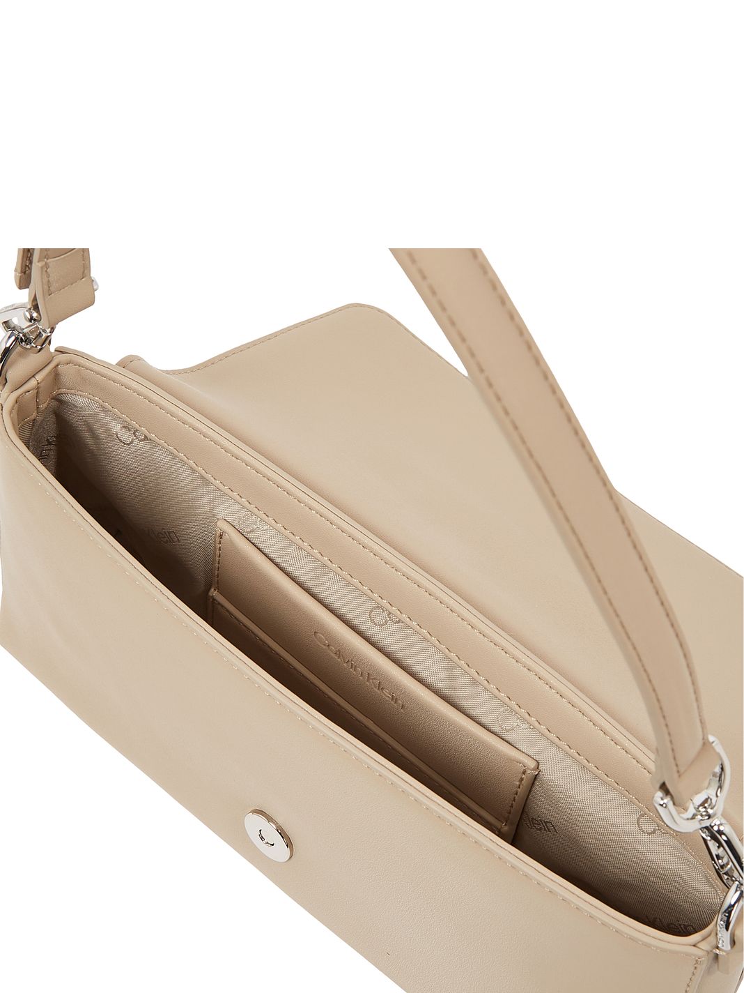 Calvin Klein Ck Must Olkalaukku 27 cm Calvin Klein Ck Must Olkalaukku 27 cm