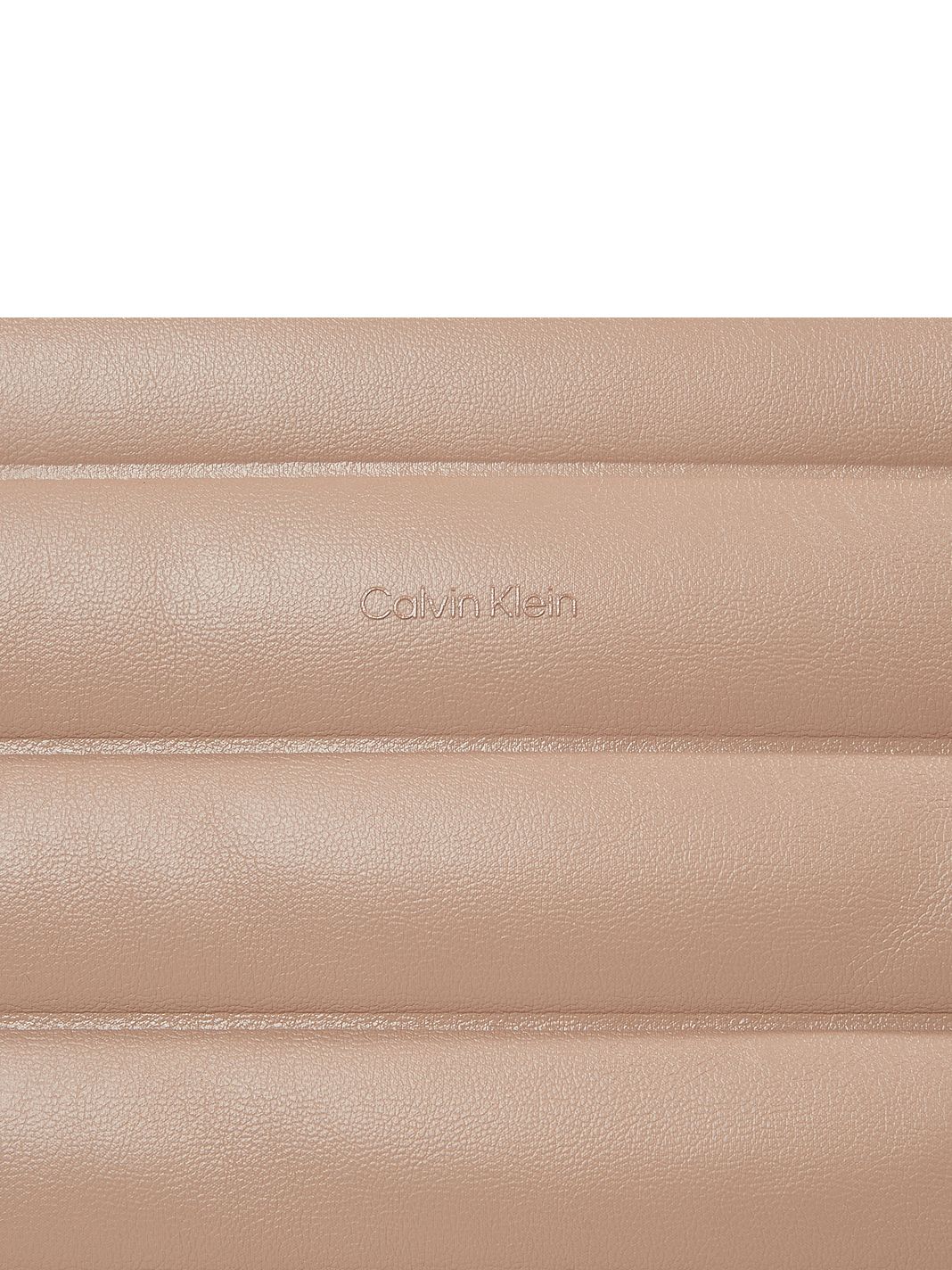Calvin Klein Line Quilt Olkalaukku 38 cm Calvin Klein Line Quilt Olkalaukku 38 cm